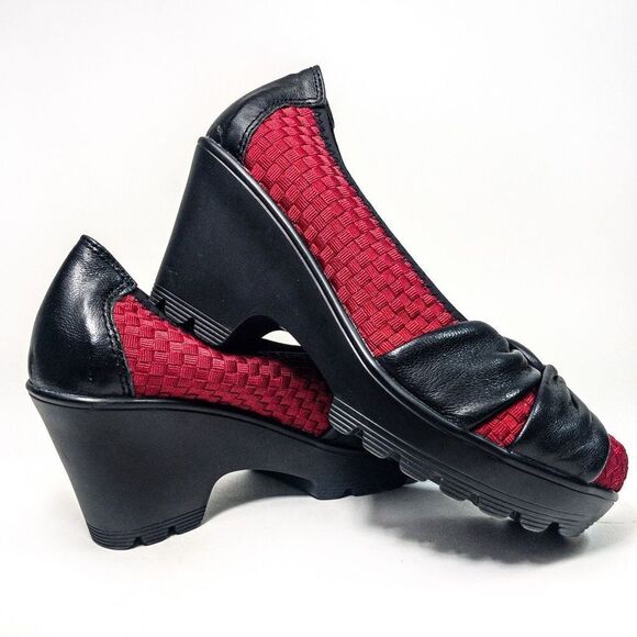 Bernie Mev Cranberry Red Lug Sole Chunky Pumps Sz 6-6.5 - Picture 3 of 7